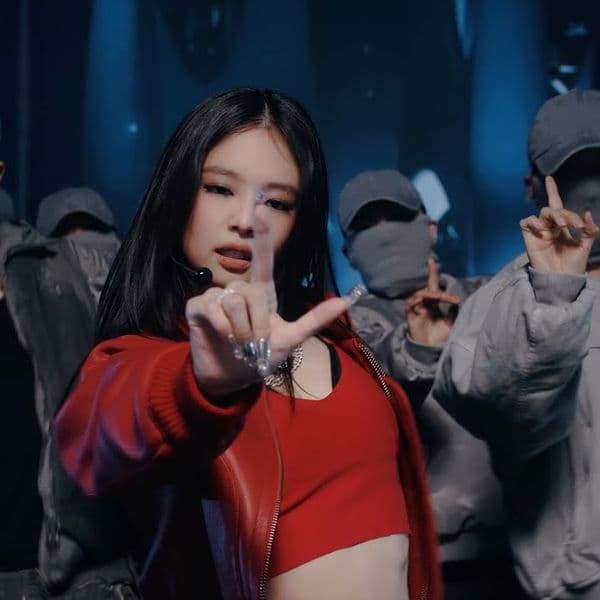 کاور اهنگ like JENNIE از JENNIE
